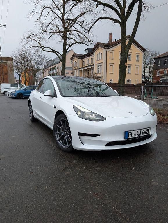 Gebraucht Tesla Model 3 Standard Range 211 kW (287 PS) 2022 Weiß Limousine