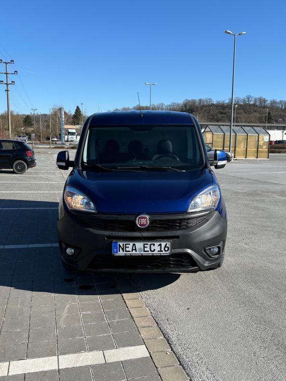 Blau Gebraucht 2016 Fiat Doblò Lounge Van / Kleinbus | 13.000 € - Bild 1/4