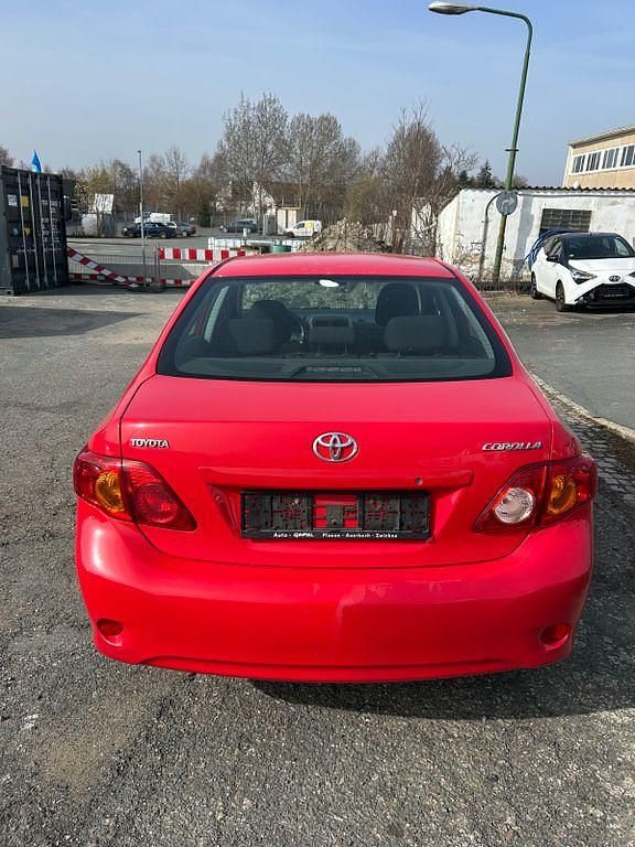 Gebraucht Toyota Corolla 132 PS (97 kW) 2011 Rot Limousine
