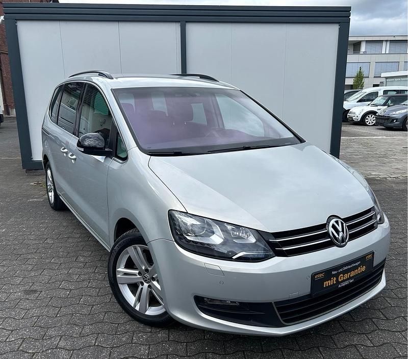 Second-hand VW Sharan Match 140 CP (102 kW) 2012 Gri Monovolum