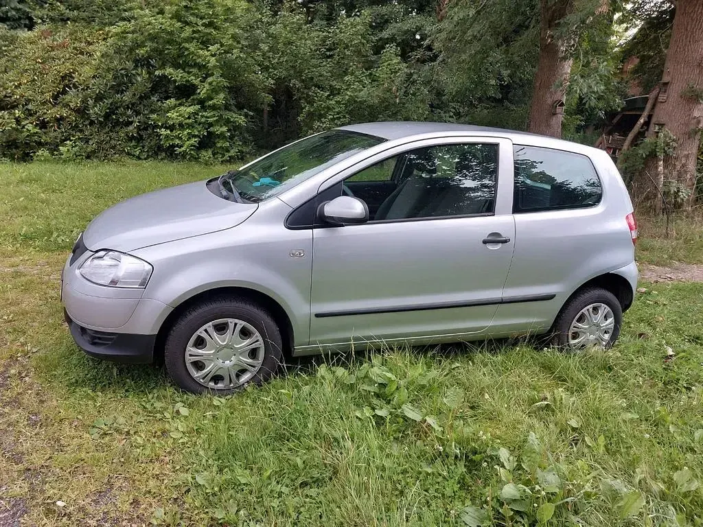 Gebraucht VW Fox 54 PS (39 kW) 2006 Silber Kleinwagen