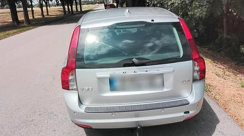 Gebraucht Volvo V50 114 PS (83 kW) 2010 Silber Kombi