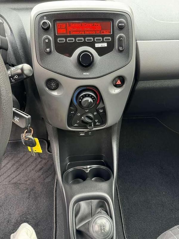 Gebraucht Peugeot 108 Active 72 PS (52 kW) 2019 Zu lackieren weiss 068/deckend Kleinwagen