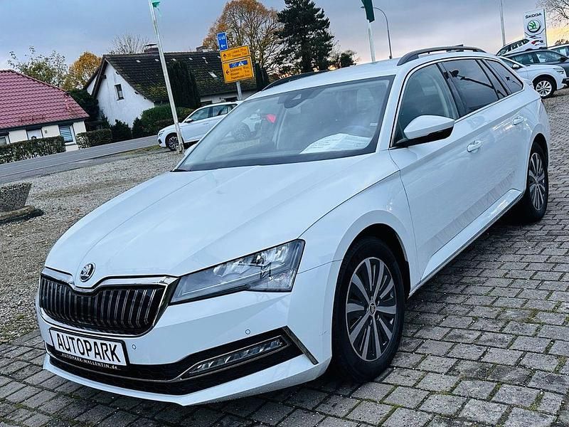 Gebraucht Skoda Superb Ambition 218 PS (160 kW) 2022 Weiß Kombi