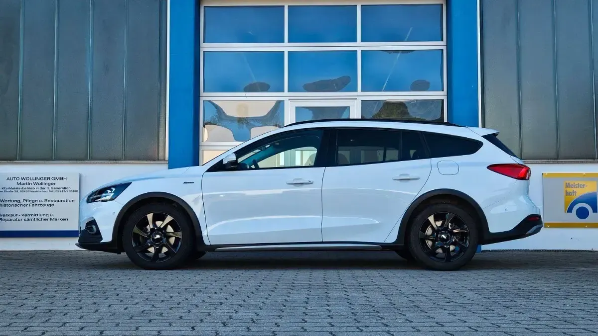 Gebraucht Ford Focus Active 125 PS (91 kW) 2019 Weiß Kombi
