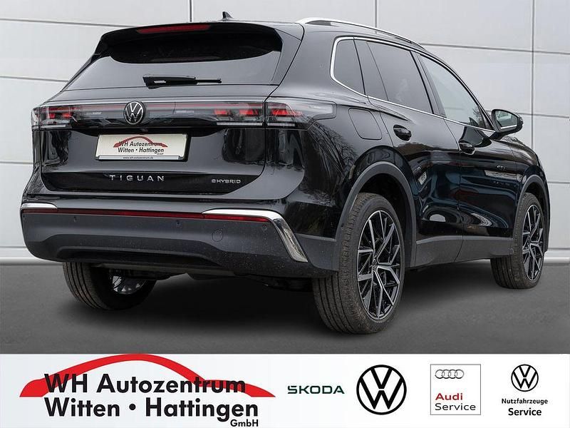 Gebraucht VW Tiguan Elegance 204 PS (150 kW) 2025 Grenadillschwarz metallic SUV