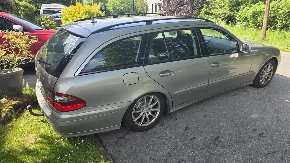 Gebraucht Mercedes E280 190 PS (139 kW) 2006 Gold Kombi
