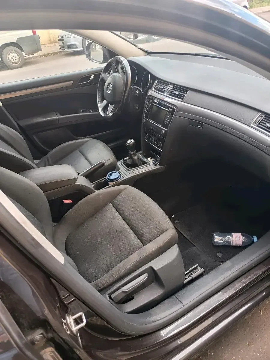 Gebraucht Skoda Superb 140 PS (102 kW) 2014 Braun Kombi