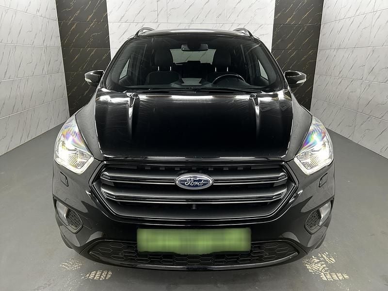 Metallic Gebraucht 2018 Ford Kuga ST-Line SUV | 18.280 € (Etwas zu teuer) - Bild 1/1