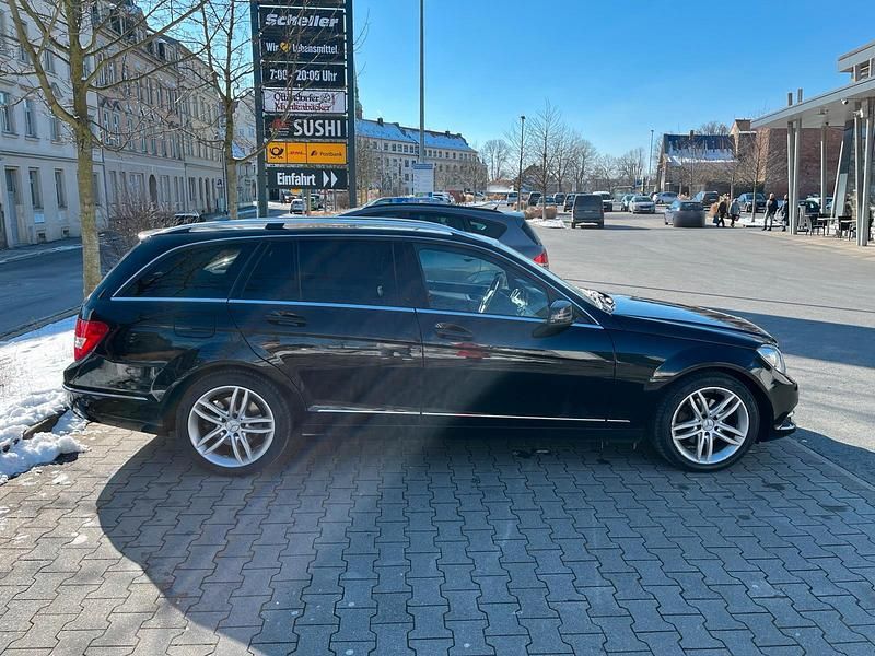 Gebraucht Mercedes C220 170 PS (125 kW) 2012 Schwarz Kombi