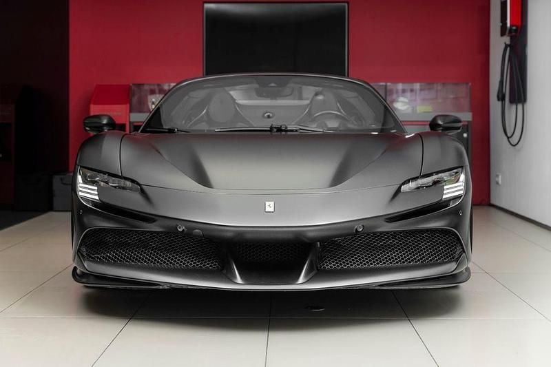 Gebraucht Ferrari SF90 780 PS (573 kW) 2024 Schwarz Cabrio