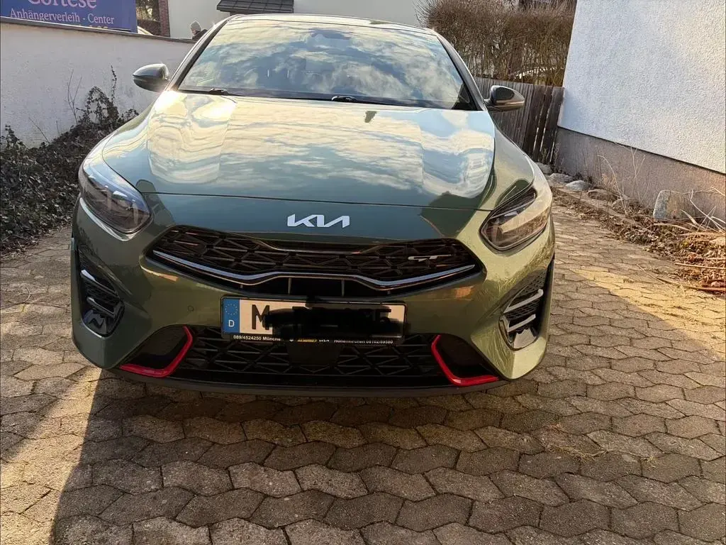 Używany Kia ProCeed GT 204 KM (150 kW) 2022 Zielony Kombi