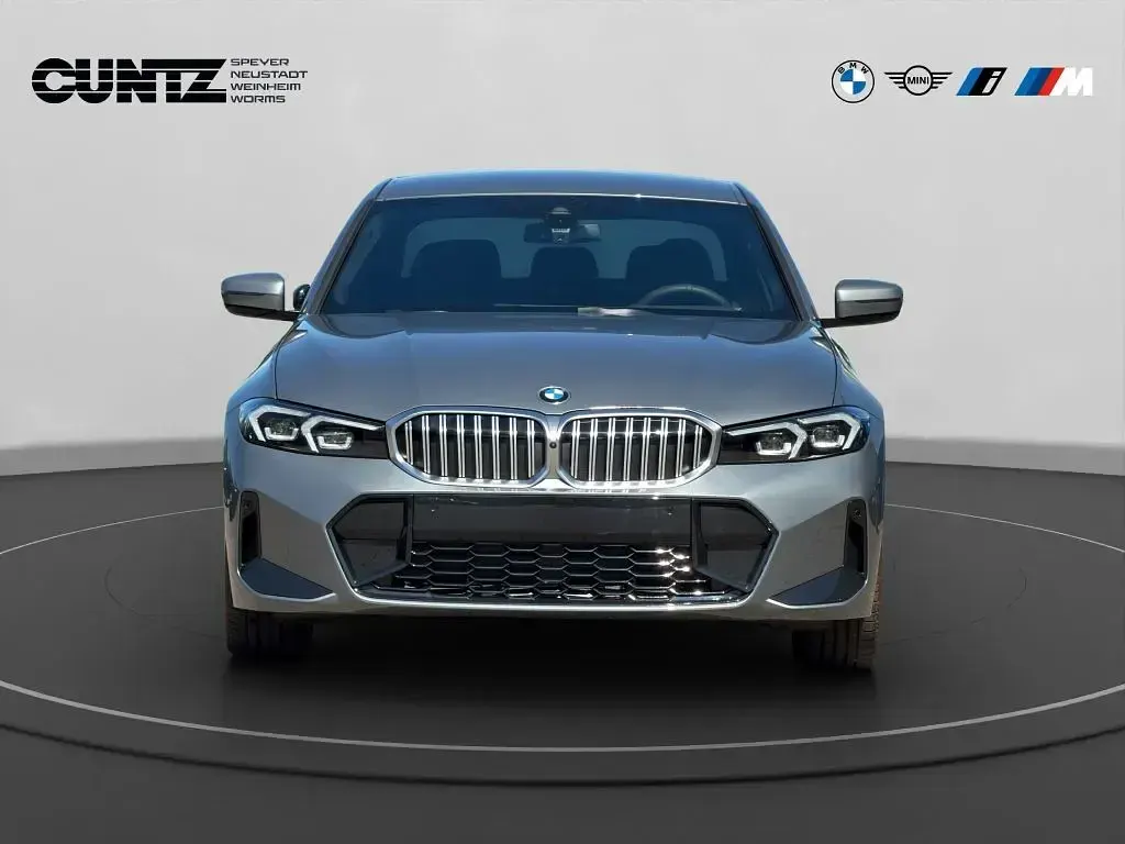 Neu BMW 320 Performance 184 PS (135 kW) 2026 Grau Limousine