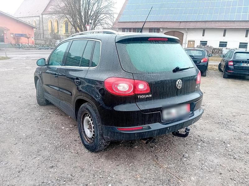 Gebraucht VW Tiguan 140 PS (102 kW) 2008 Schwarz SUV