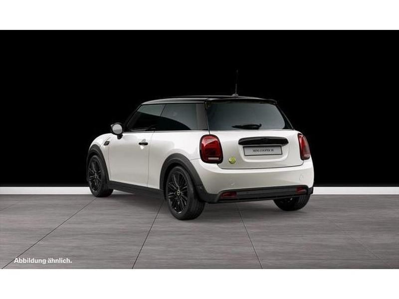 Gebraucht Mini Cooper 135 kW (184 PS) 2023 Nanuq white (metallic) Kleinwagen