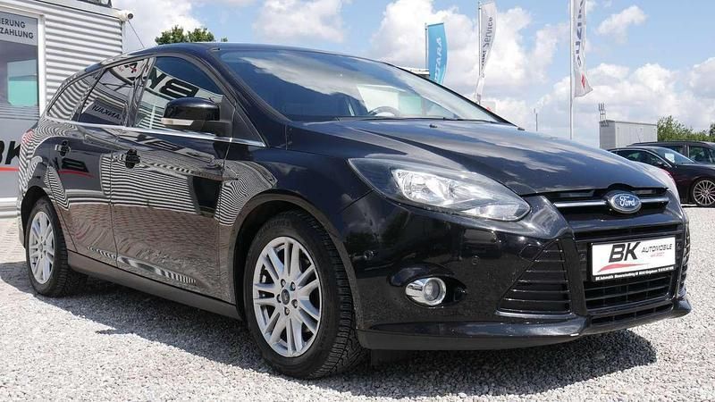 Schwarz Gebraucht 2011 Ford Focus Kombi | 6.290 € (Etwas zu teuer) - Bild 1/4