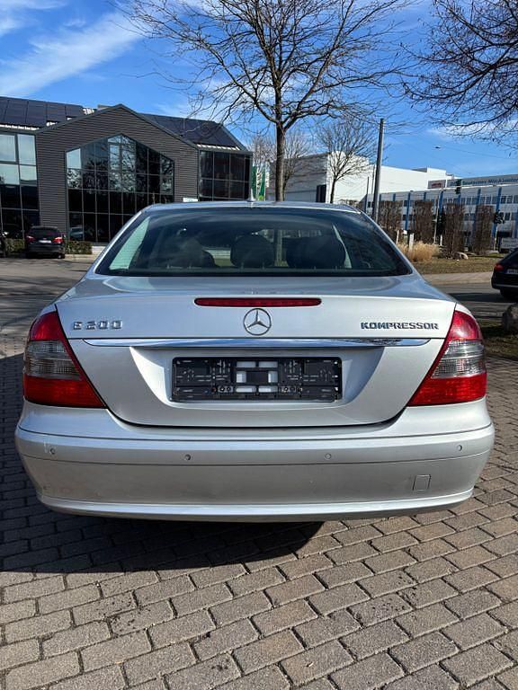 Gebraucht Mercedes E200 184 PS (135 kW) 2008 Grau Limousine