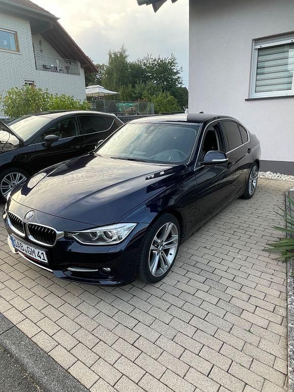 Gebraucht BMW 328 Sport Line 245 PS (180 kW) 2013 Blau Limousine