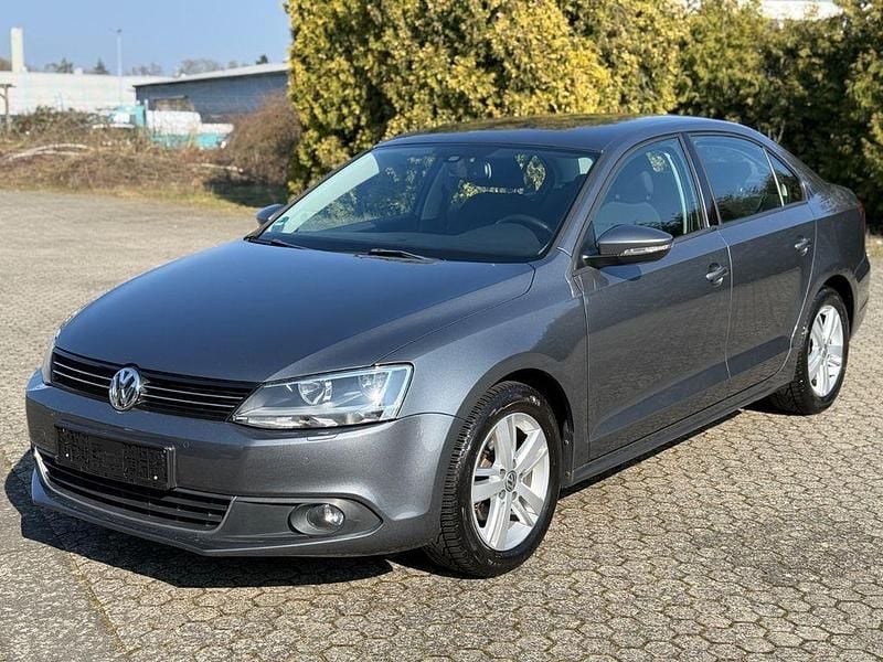 Gebraucht VW Jetta Comfortline 105 PS (77 kW) 2011 Grau Limousine