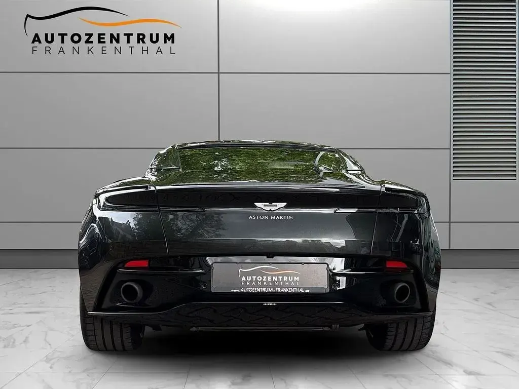 Gebraucht Aston Martin DB11 609 PS (447 kW) 2018 Ceramic grey Coupé