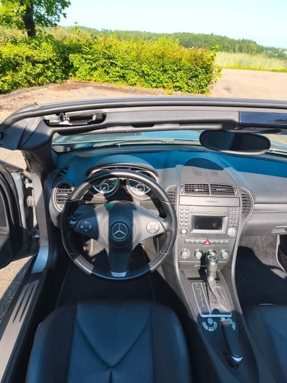 Grau Gebraucht 2009 Mercedes SLK200 Cabrio | 12.500 € (Fairer Preis) - Bild 1/4