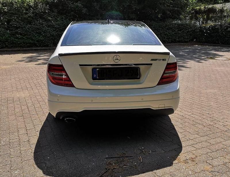Gebraucht Mercedes C220 Avantgarde 170 PS (125 kW) 2013 Weiß Limousine