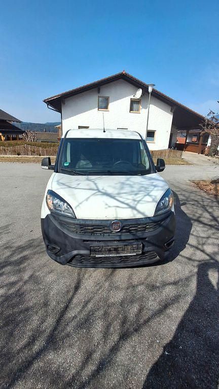 Gebraucht Fiat Doblò 105 PS (77 kW) 2021 Weiß Van / Kleinbus