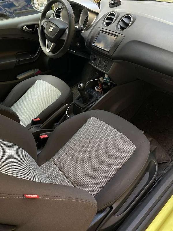 Second-hand Seat Ibiza SC Reference 86 CP (63 kW) 2009 Galben Hatchback