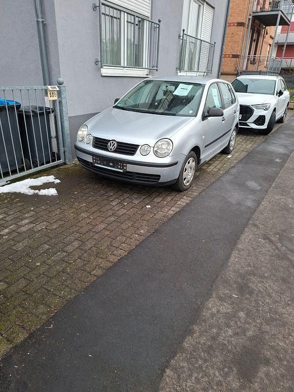 Gebraucht VW Polo Basis 75 PS (55 kW) 2003 Silber Limousine