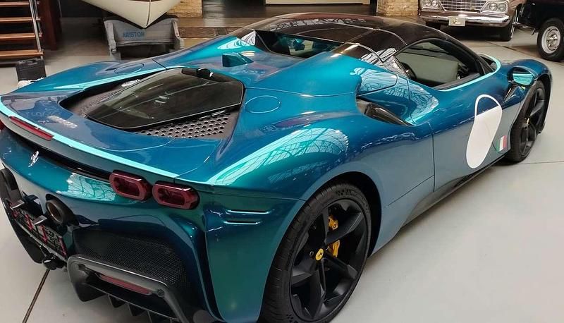 Gebraucht Ferrari SF90 999 PS (734 kW) 2023 Blau Cabrio