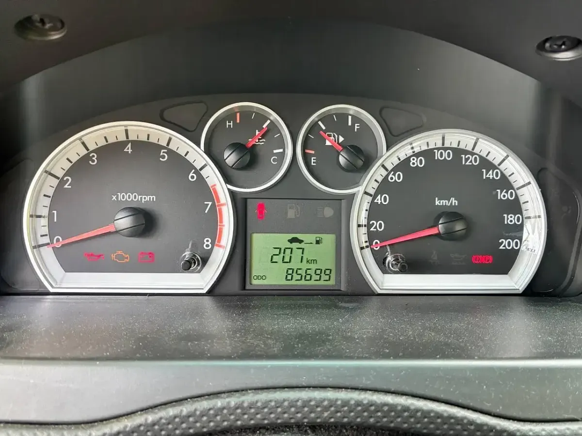 Gebraucht Chevrolet Aveo 101 PS (74 kW) 2010 Silber Kleinwagen