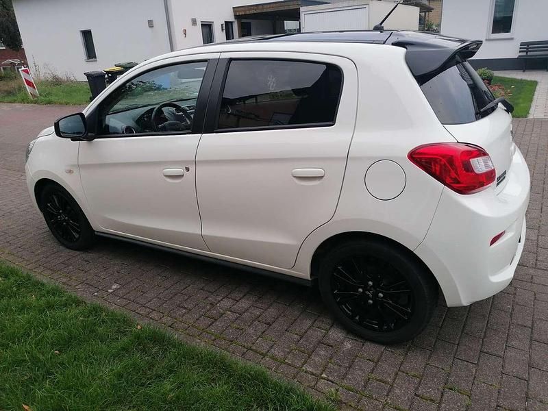 Weiß Gebraucht 2019 Mitsubishi Space Star Limousine | 8.990 € (Fairer Preis) - Bild 1/4