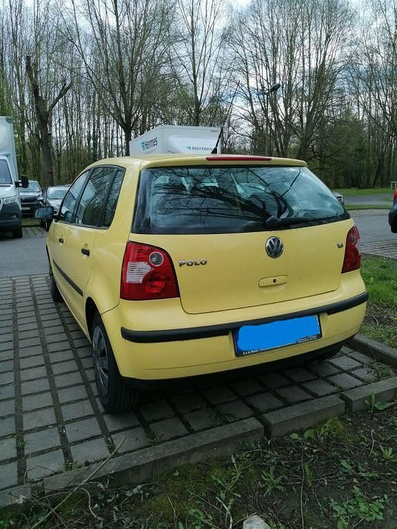Gebraucht VW Polo Basis 75 PS (55 kW) 2004 Gelb Kleinwagen