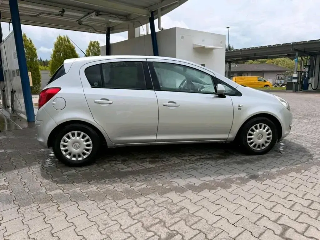 Używany Opel Corsa 2010 Srebrny Hatchback
