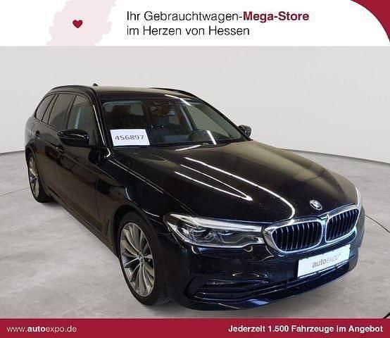 Schwarz uni Gebraucht 2020 BMW 530 Sport Line Kombi | 29.690 € (Superpreis) - Bild 1/4