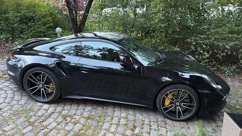 Schwarz Gebraucht 2021 Porsche 992 Coupé | 217.000 € (Teuer) - Bild 1/2