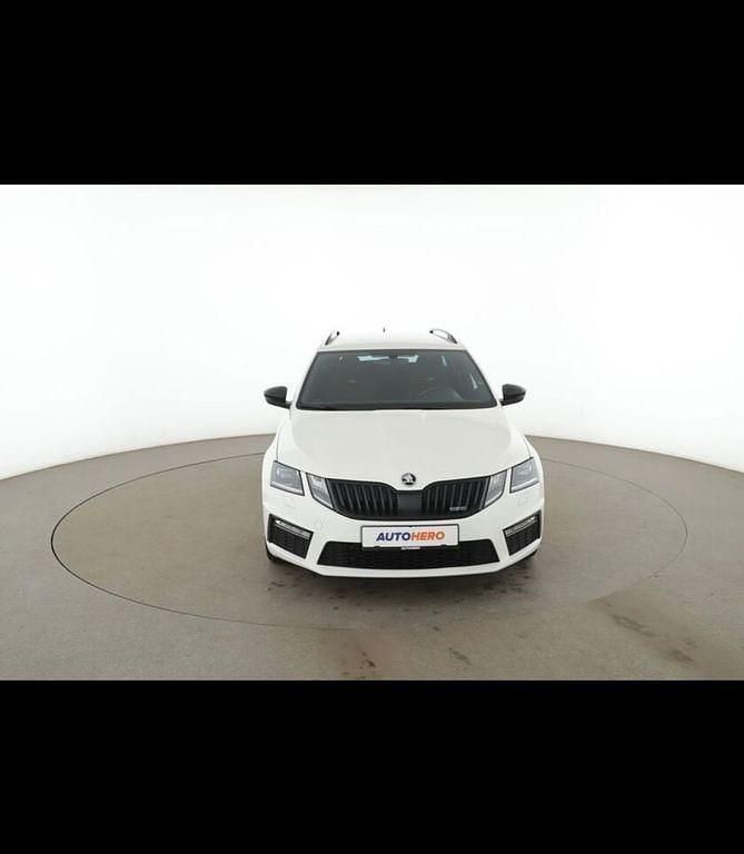 Weiß Gebraucht 2017 Skoda Octavia RS Kombi | 21.000 € (Etwas zu teuer) - Bild 1/4