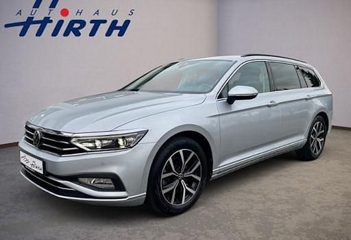 Gebraucht VW Passat Business 150 PS (110 kW) 2023 Silber metallic Kombi