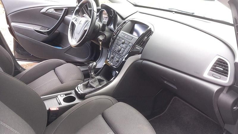 Gebraucht Opel Astra 165 PS (121 kW) 2015 Schwarz Limousine