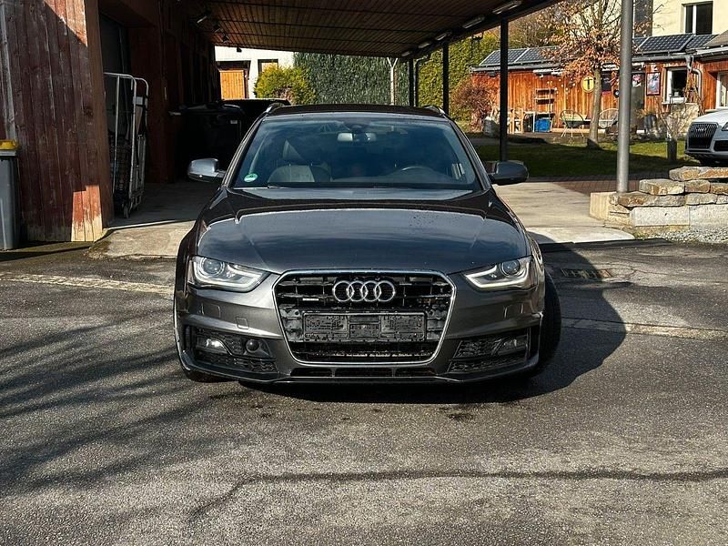Gebraucht Audi A4 S-Line 245 PS (180 kW) 2015 Grau Kombi