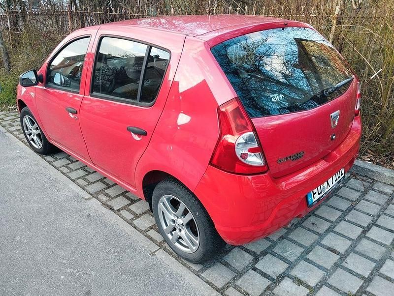 Second-hand Dacia Sandero 75 CP (55 kW) 2009 Roșu Berlinǎ