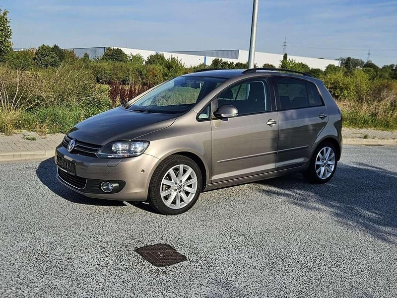 Kaschmirbraun Gebraucht 2013 VW Golf Plus Cross Highline Van / Kleinbus | 10.600 € (Teuer) - Bild 1/4