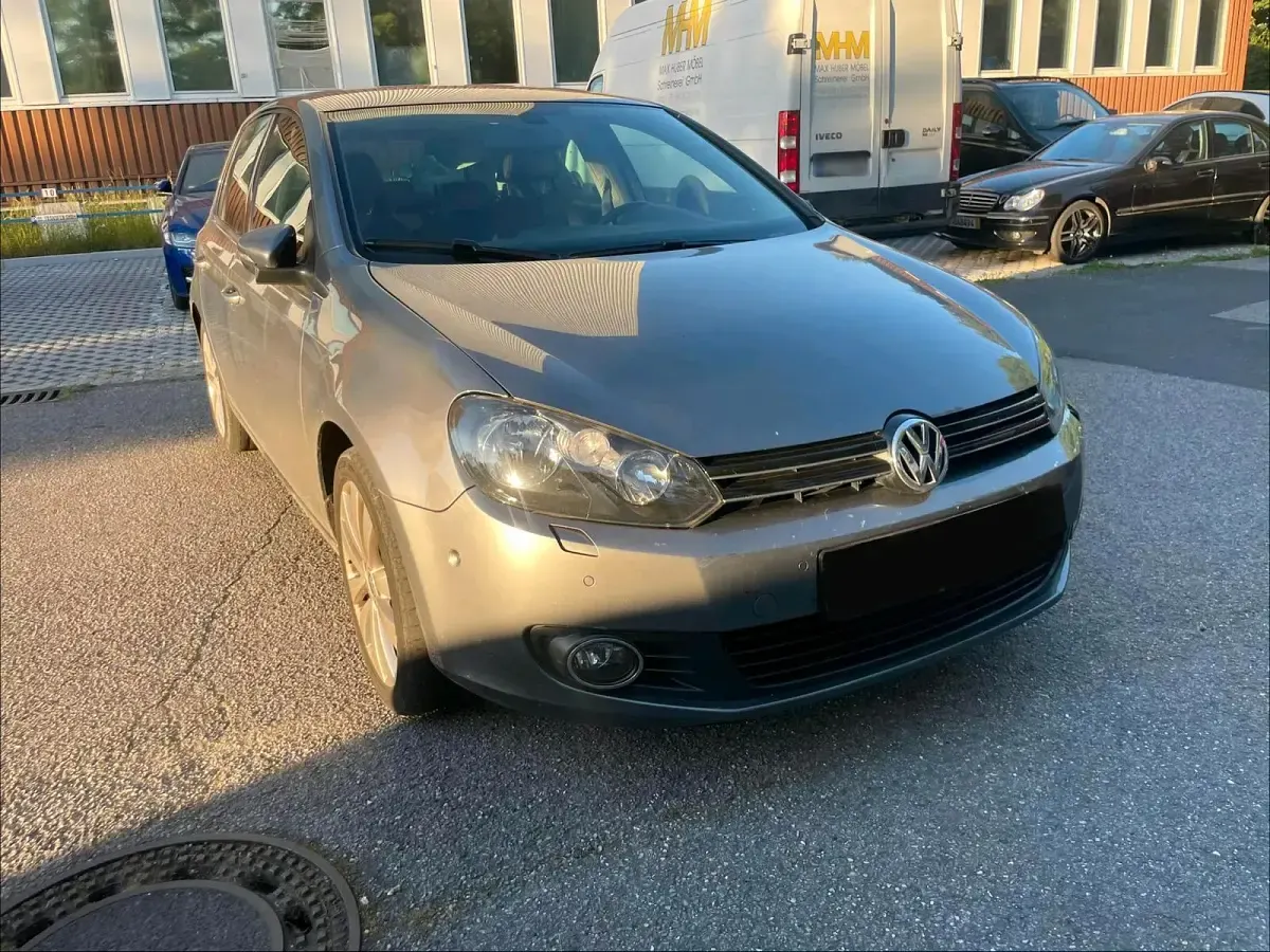 Gebraucht VW Golf VI 122 PS (89 kW) 2010 Grau Kleinwagen