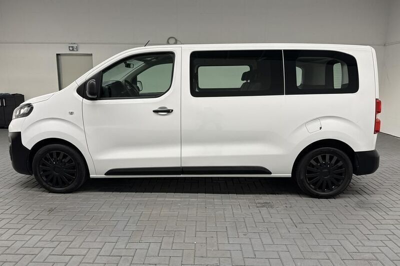 Gebraucht Opel Vivaro 120 PS (88 kW) 2020 Weiß (jade weiss/arktis weiss) Van / Kleinbus