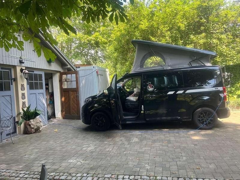 Schwarz Gebraucht 2020 Toyota Proace Van | 47.000 € - Bild 1/4