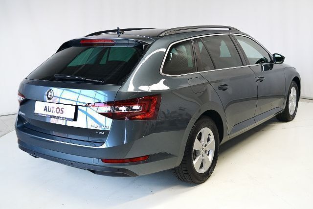 Gebraucht Skoda Superb Ambition 190 PS (139 kW) 2016 Grau metallic Kombi