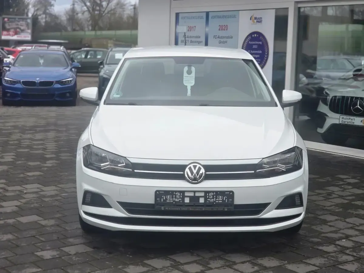 Gebraucht VW Polo Comfortline 65 PS (47 kW) 2018 Weiß Kleinwagen