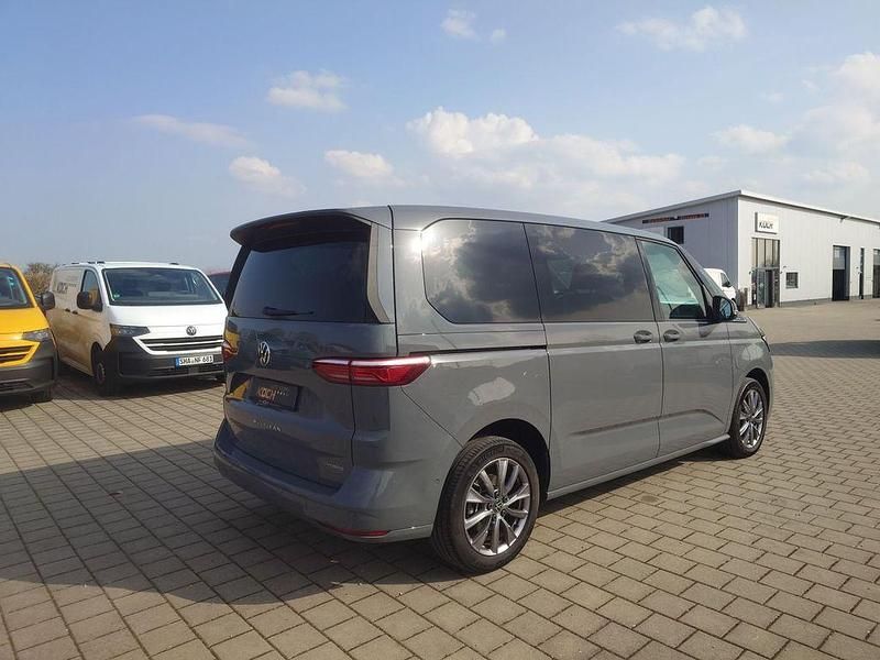 Gebraucht VW Multivan Life 150 PS (110 kW) 2022 Pure grey Van