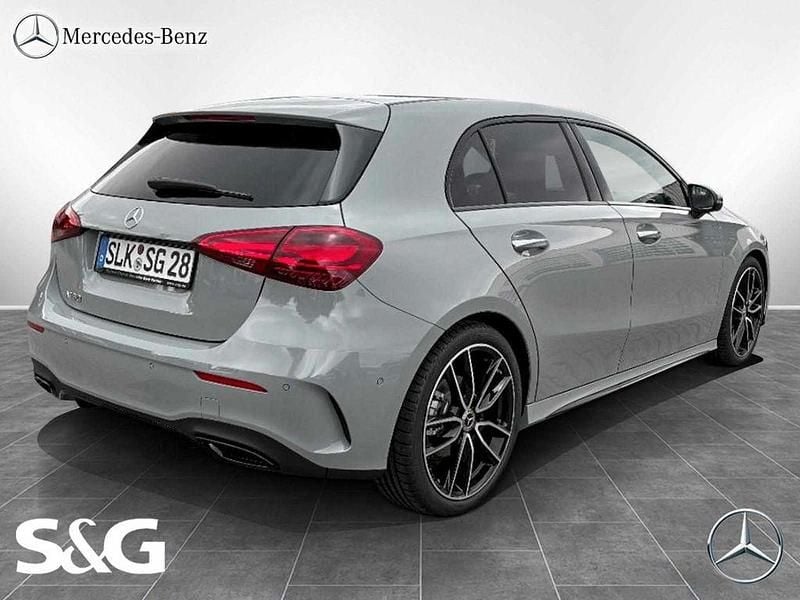 Gebraucht Mercedes A180 AMG 136 PS (100 kW) 2025 Manufaktur lack manufaktur alpin Limousine
