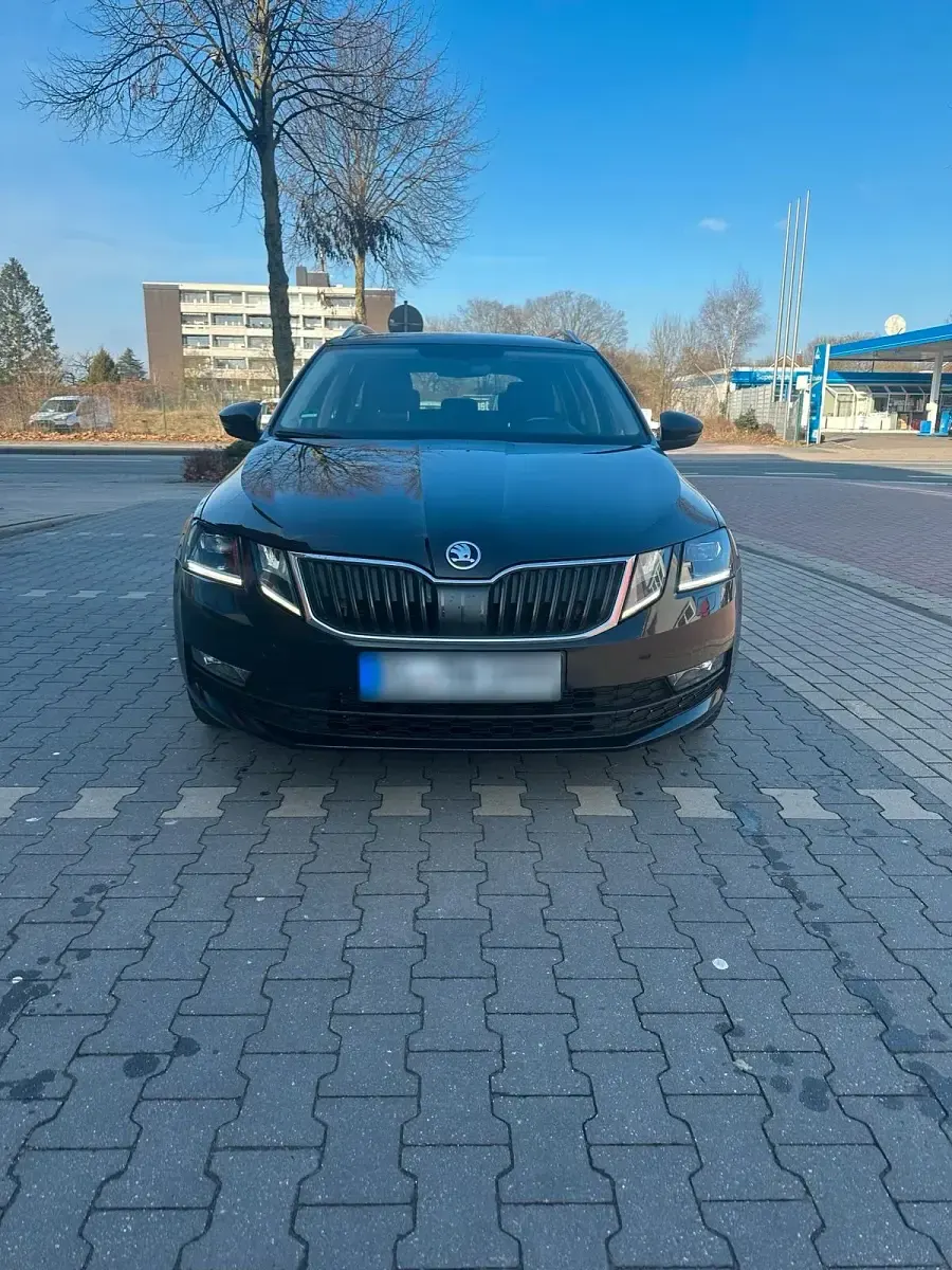 Usata Skoda Octavia Clever 150 CV (110 kW) 2018 Nero Station wagon